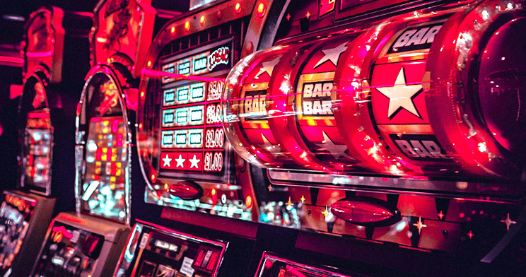 Developers Experiment with Different Formats To Refresh Online Slot Games